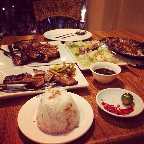 Đồ ăn Philippines ở quán Gerry’s Grill